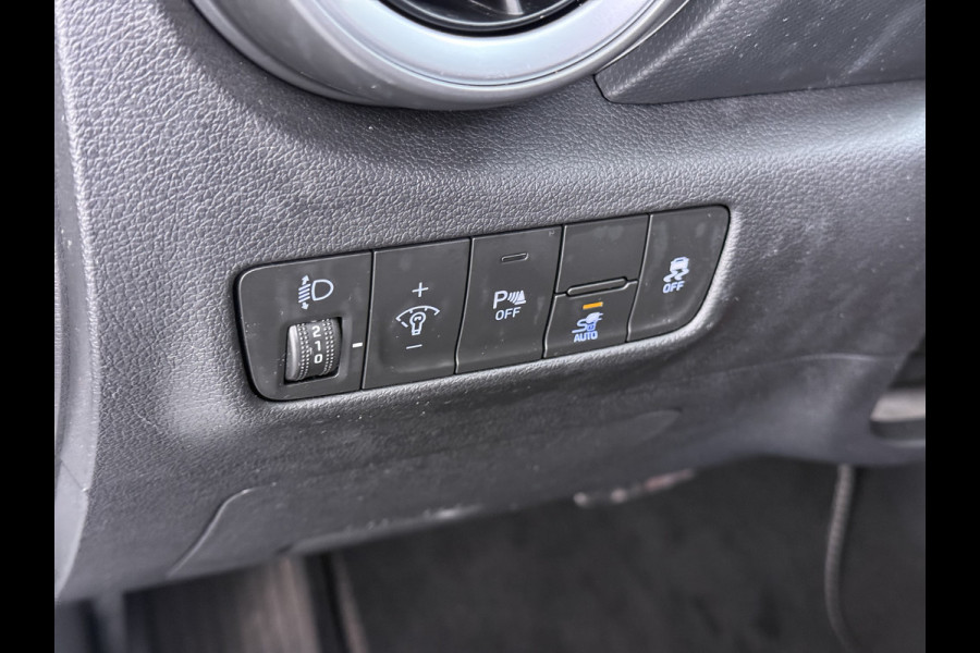 Hyundai Kona EV Comfort 64kWh FACELIFT SOH 100% Fase 3 Laden All-Season Banden Navi Ecc Adap.Cruise Camera Krell®-Audio Apple Carplay Android Keyless Subwoofer Led Lmv Rijstrooksensor Forward Collision-Avoidance Bluetooth 1e Eigenaar Origineel Nederlandse Auto