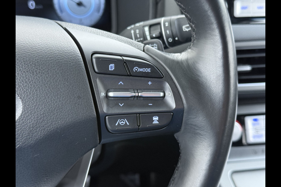 Hyundai Kona EV Comfort 64kWh FACELIFT SOH 100% Fase 3 Laden All-Season Banden Navi Ecc Adap.Cruise Camera Krell®-Audio Apple Carplay Android Keyless Subwoofer Led Lmv Rijstrooksensor Forward Collision-Avoidance Bluetooth 1e Eigenaar Origineel Nederlandse Auto