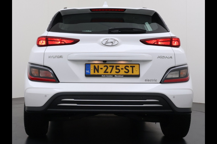 Hyundai Kona EV Comfort 64kWh FACELIFT SOH 100% Fase 3 Laden All-Season Banden Navi Ecc Adap.Cruise Camera Krell®-Audio Apple Carplay Android Keyless Subwoofer Led Lmv Rijstrooksensor Forward Collision-Avoidance Bluetooth 1e Eigenaar Origineel Nederlandse Auto