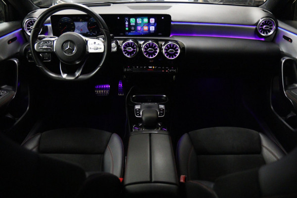 Mercedes-Benz A-Klasse 200 AMG-LINE NAP/PANO/HUD/STOELV/CARPLAY/ACC/BOMVOL