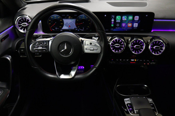 Mercedes-Benz A-Klasse 200 AMG-LINE NAP/PANO/HUD/STOELV/CARPLAY/ACC/BOMVOL