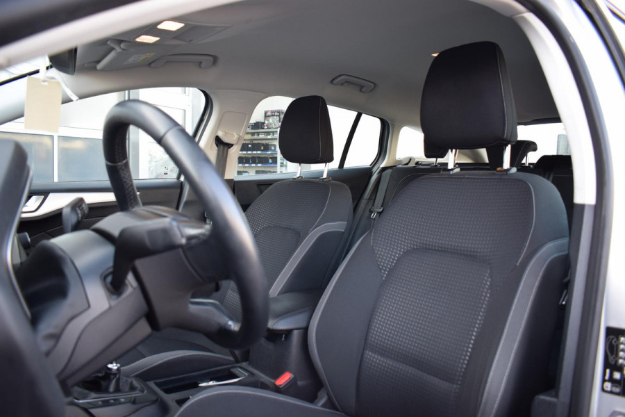 Ford FOCUS Wagon 1.0 EcoBoost Trend Edition Business | Trekhaak | Apple CarPlay | Climate | Cruise