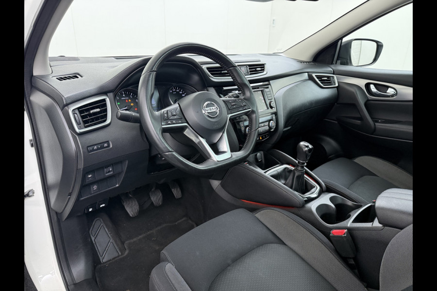 Nissan QASHQAI 1.3T 141PK Panoramadak Trekhaak 360°Camera Apple Carplay Android Auto Navio Ecc DIG-T N-Connecta Cruise control Dab Lmv 18" Bluetooth Led Verkeersbord detectie Regensensor Rijstrooksensor Keyless 1.300KG Trekgewicht Euro 6