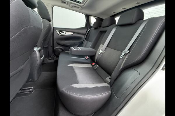 Nissan QASHQAI 1.3T 141PK Panoramadak Trekhaak 360°Camera Apple Carplay Android Auto Navio Ecc DIG-T N-Connecta Cruise control Dab Lmv 18" Bluetooth Led Verkeersbord detectie Regensensor Rijstrooksensor Keyless 1.300KG Trekgewicht Euro 6