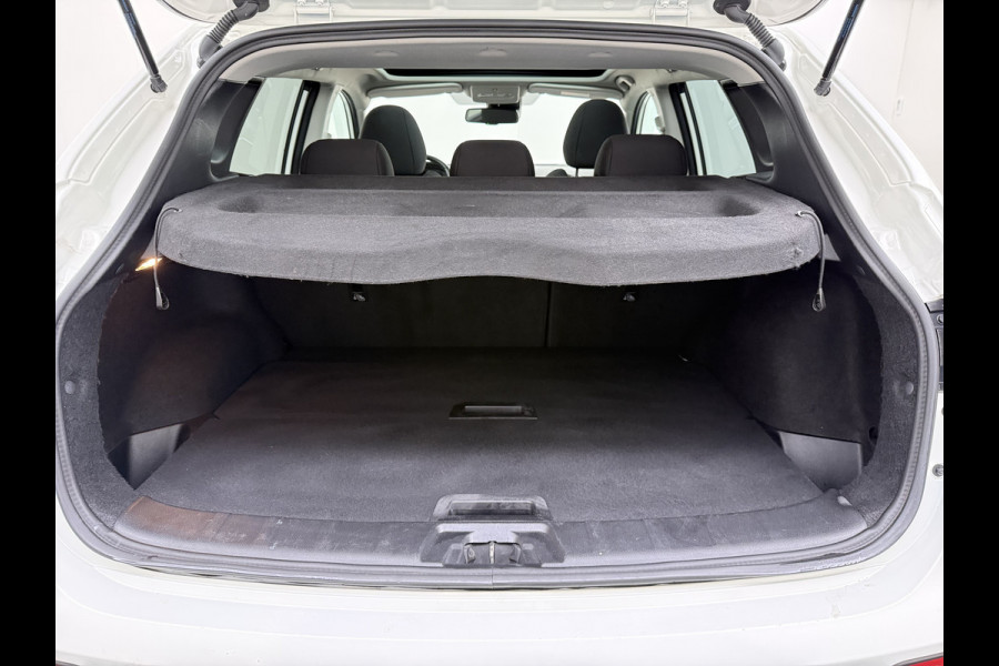 Nissan QASHQAI 1.3T 141PK Panoramadak Trekhaak 360°Camera Apple Carplay Android Auto Navio Ecc DIG-T N-Connecta Cruise control Dab Lmv 18" Bluetooth Led Verkeersbord detectie Regensensor Rijstrooksensor Keyless 1.300KG Trekgewicht Euro 6