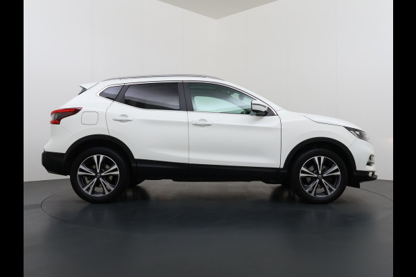 Nissan QASHQAI 1.3T 141PK Panoramadak Trekhaak 360°Camera Apple Carplay Android Auto Navio Ecc DIG-T N-Connecta Cruise control Dab Lmv 18" Bluetooth Led Verkeersbord detectie Regensensor Rijstrooksensor Keyless 1.300KG Trekgewicht Euro 6