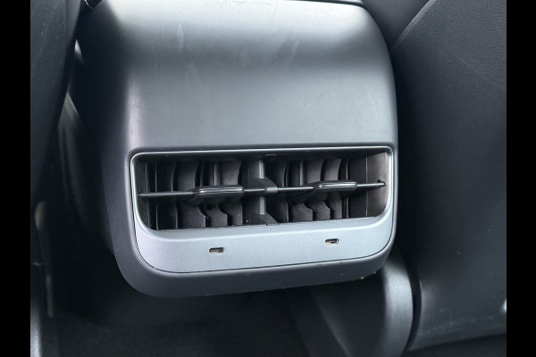 Tesla Model 3 RWD SR plus 325PK SOH 90% LFP Accu Lmv 19" AutoPilot Leder Panoramadak Adaptive-Cruise Camera's Elektr.-Stuur+Stoelen+Spiegels+G Navi LED DAB Voorverwarmen interieur via App Keyless One-Pedal-Drive 1e Eigenaar Origineel Nederlandse Auto Fabrieksgarantie op motor en accu tot 05-12-2028/160.000km