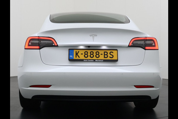 Tesla Model 3 RWD SR plus 325PK SOH 90% LFP Accu Lmv 19" AutoPilot Leder Panoramadak Adaptive-Cruise Camera's Elektr.-Stuur+Stoelen+Spiegels+G Navi LED DAB Voorverwarmen interieur via App Keyless One-Pedal-Drive 1e Eigenaar Origineel Nederlandse Auto Fabrieksgarantie op motor en accu tot 05-12-2028/160.000km