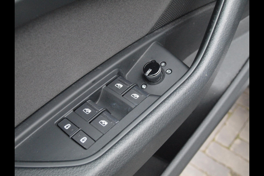 Audi e-tron 55 quattro edition 95 kWh | SOH 92% | Cruise Control | Parkeersensoren | DAB | Virtual Cockpit |