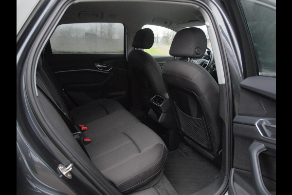 Audi e-tron 55 quattro edition 95 kWh | SOH 92% | Cruise Control | Parkeersensoren | DAB | Virtual Cockpit |