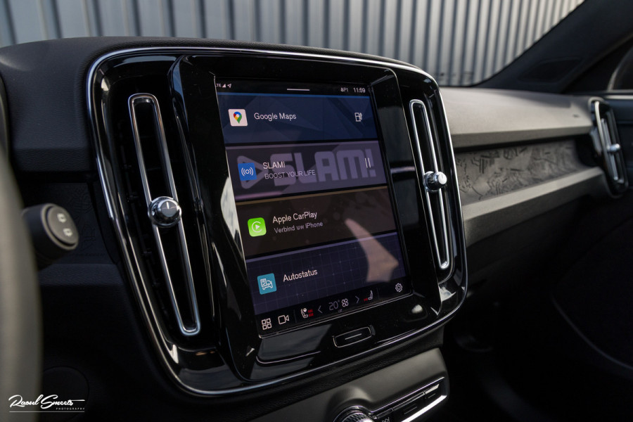 Volvo XC40 Recharge Ultimate 70 kWh | Zwenkbare trekhaak | Panorama dak | Adaptieve cruise | Harman Kardon | Blis |