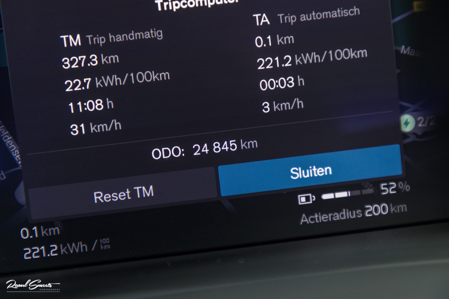 Volvo XC40 Recharge Ultimate 70 kWh | Zwenkbare trekhaak | Panorama dak | Adaptieve cruise | Harman Kardon | Blis |