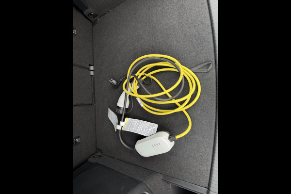 Volkswagen Tiguan 1.4 TSI eHybrid Active PHEV 245PK COMPLEET!| HUD HEAD-UP DISPLAY | PANODAK | ELEKTRISCHE TREKHAAK | 360 CAMERA | VIRTUAL DISPLAY |WINTERPACK STUUR + STOELVERWARMING | DEALER ONDERHOUDEN |