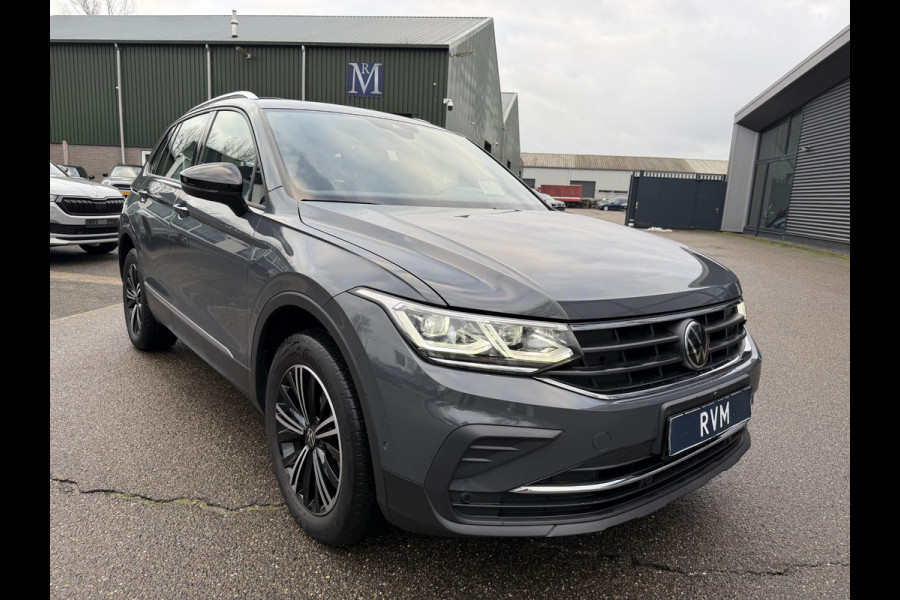Volkswagen Tiguan 1.4 TSI eHybrid Active PHEV 245PK COMPLEET!| HUD HEAD-UP DISPLAY | PANODAK | ELEKTRISCHE TREKHAAK | 360 CAMERA | VIRTUAL DISPLAY |WINTERPACK STUUR + STOELVERWARMING | DEALER ONDERHOUDEN |