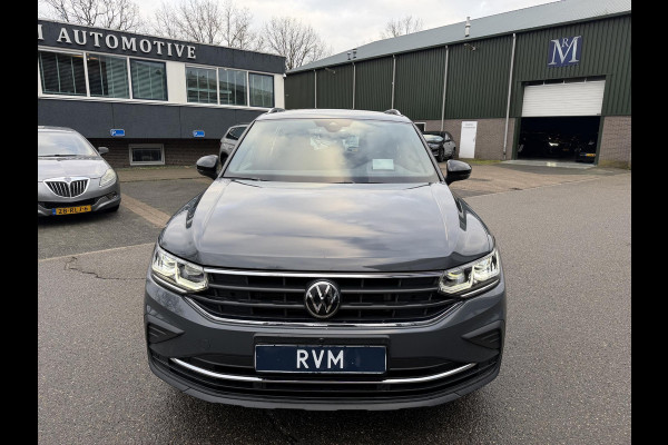Volkswagen Tiguan 1.4 TSI eHybrid Active PHEV 245PK COMPLEET!| HUD HEAD-UP DISPLAY | PANODAK | ELEKTRISCHE TREKHAAK | 360 CAMERA | VIRTUAL DISPLAY |WINTERPACK STUUR + STOELVERWARMING | DEALER ONDERHOUDEN |