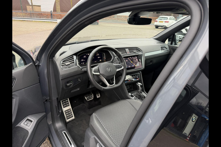 Volkswagen Tiguan 1.4 TSI eHybrid Active PHEV 245PK COMPLEET!| HUD HEAD-UP DISPLAY | PANODAK | ELEKTRISCHE TREKHAAK | 360 CAMERA | VIRTUAL DISPLAY |WINTERPACK STUUR + STOELVERWARMING | DEALER ONDERHOUDEN |