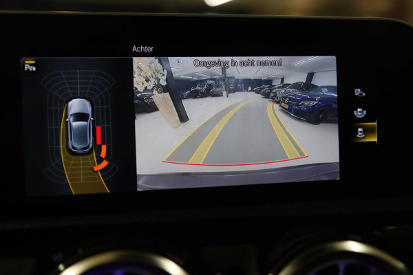 Mercedes-Benz A-Klasse 200 AMG-LINE NAP/PANO/HUD/STOELV/CARPLAY/ACC/BOMVOL