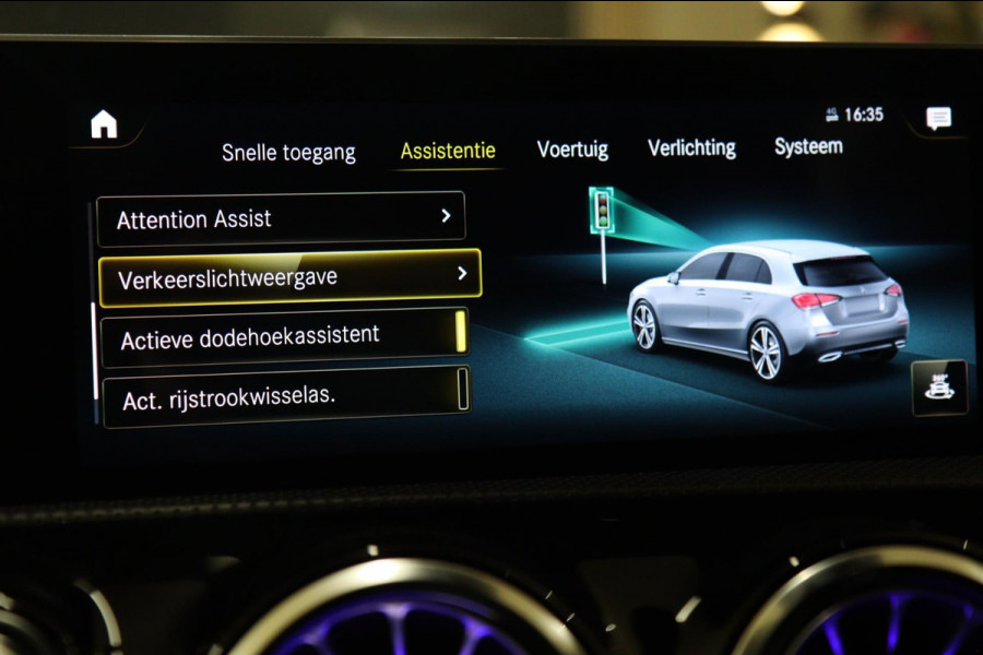 Mercedes-Benz A-Klasse 200 AMG-LINE NAP/PANO/HUD/STOELV/CARPLAY/ACC/BOMVOL