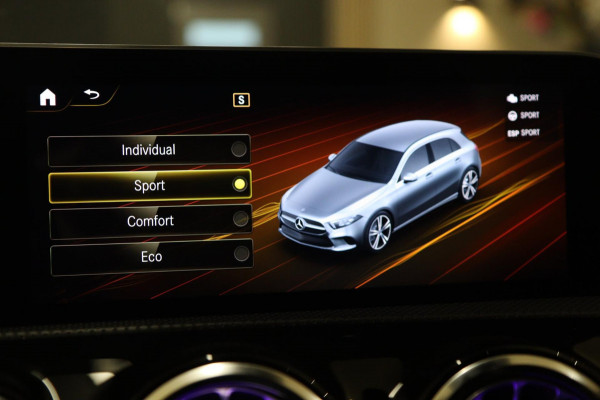Mercedes-Benz A-Klasse 200 AMG-LINE NAP/PANO/HUD/STOELV/CARPLAY/ACC/BOMVOL