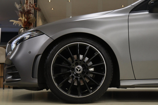 Mercedes-Benz A-Klasse 200 AMG-LINE NAP/PANO/HUD/STOELV/CARPLAY/ACC/BOMVOL