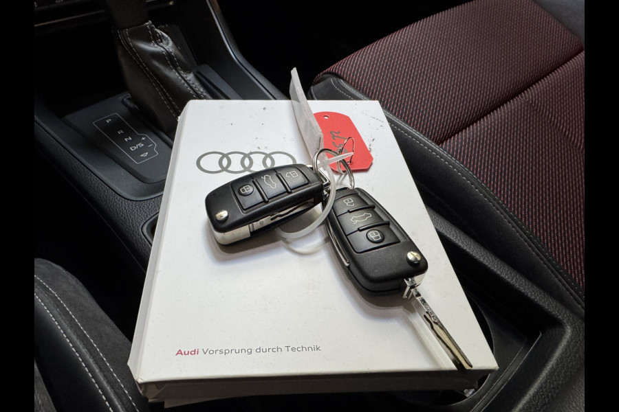 Audi Q3 35 TFSI 150PK S-TRONIC S-LINE CAMERA/TREKHAAK/LEDER/MATRIX-LED