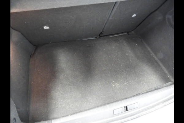 Opel CORSA-E Elegance 50 kWh NAVI/CAMERA/CLIMA/LED/16"LMV!