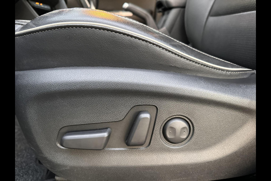 Kia Sportage 1.6 GDI DynamicLine | Leder | Trekhaak | Stoel&Stuurverwarming | JBL-Audio | Climate | Navi |