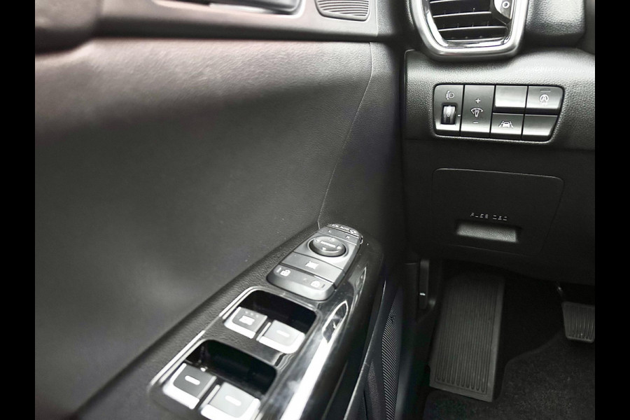 Kia Sportage 1.6 GDI DynamicLine | Leder | Trekhaak | Stoel&Stuurverwarming | JBL-Audio | Climate | Navi |