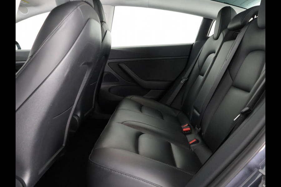 Tesla Model 3 RWD PLUS 60KWH 1e EIG.ACCU SOH 93! BIJNA 2021 GARANTIE TOT 2031* PARKEERSENSOREN V+A . PANORAMADAK . APPLE CARPLAY & ANDROID AUTO . STOELVERWARMING