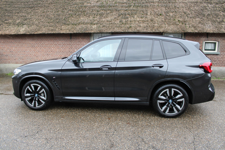BMW iX3 M-SPORT 80 kWh SOh 100% PANO LEER PILOT ORG NL 23000KM!!!