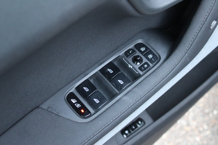 Polestar 2 Long Range Dual Motor SOh 91.6% Edition 78kWh PANO AUTO PILOT NAVI 300Kw 95000KM!!!