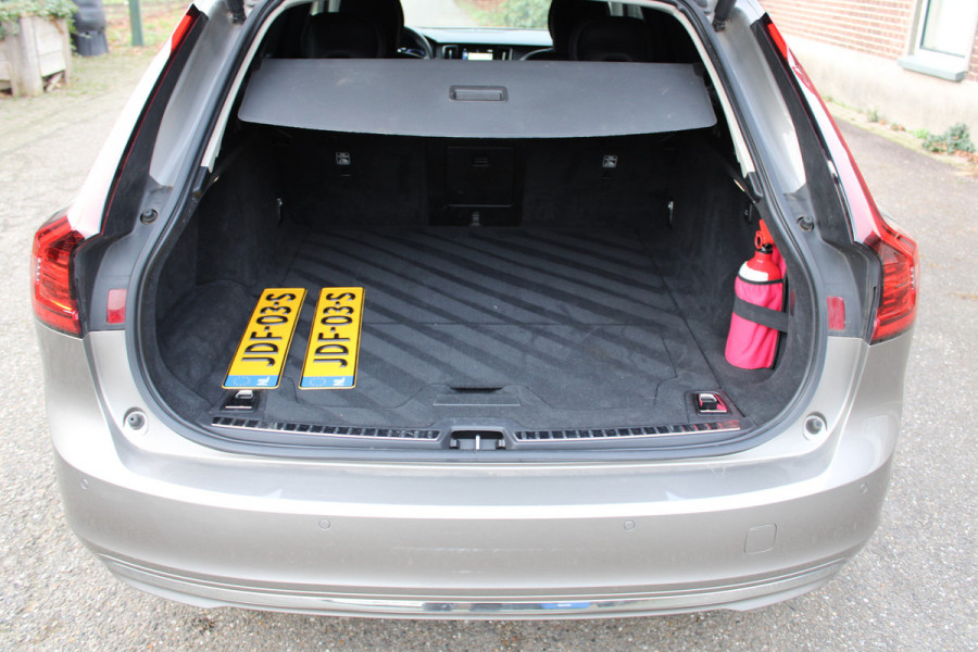 Volvo V90 2.0 T8 AWD Inscription LEER NAVI LED STOELKOELING 86000KM!!!