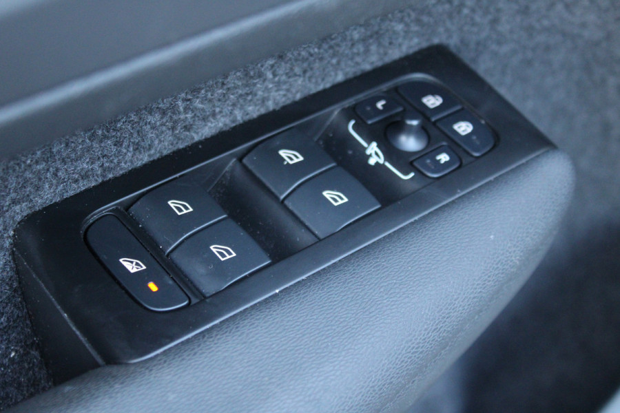 Volvo XC40 1.5 T4 Recharge R-Design PHEV SOh 88.8% PANO NAVI ORG NL 73000KM!!