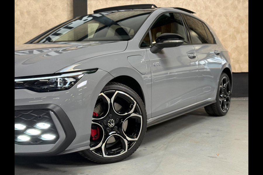 Volkswagen Golf 1.5 eHybrid GTE | Pano | 360 Camera | Keyless | Standkachel | ACC | Stoel-/Stuurverwarming