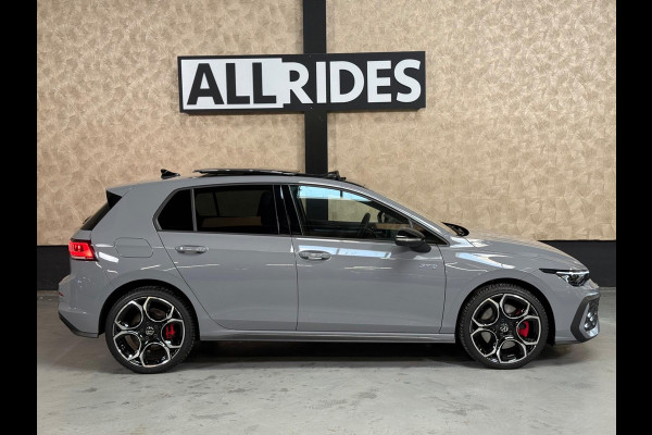 Volkswagen Golf 1.5 eHybrid GTE | Pano | 360 Camera | Keyless | Standkachel | ACC | Stoel-/Stuurverwarming