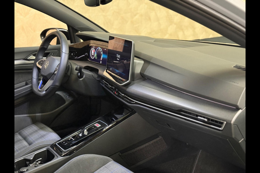 Volkswagen Golf 1.5 eHybrid GTE | Pano | 360 Camera | Keyless | Standkachel | ACC | Stoel-/Stuurverwarming