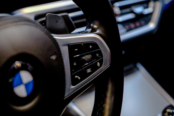 BMW 3-serie 330i High Executive M-Sport|Schuifdak|Laser|Elektr.Stoelen|