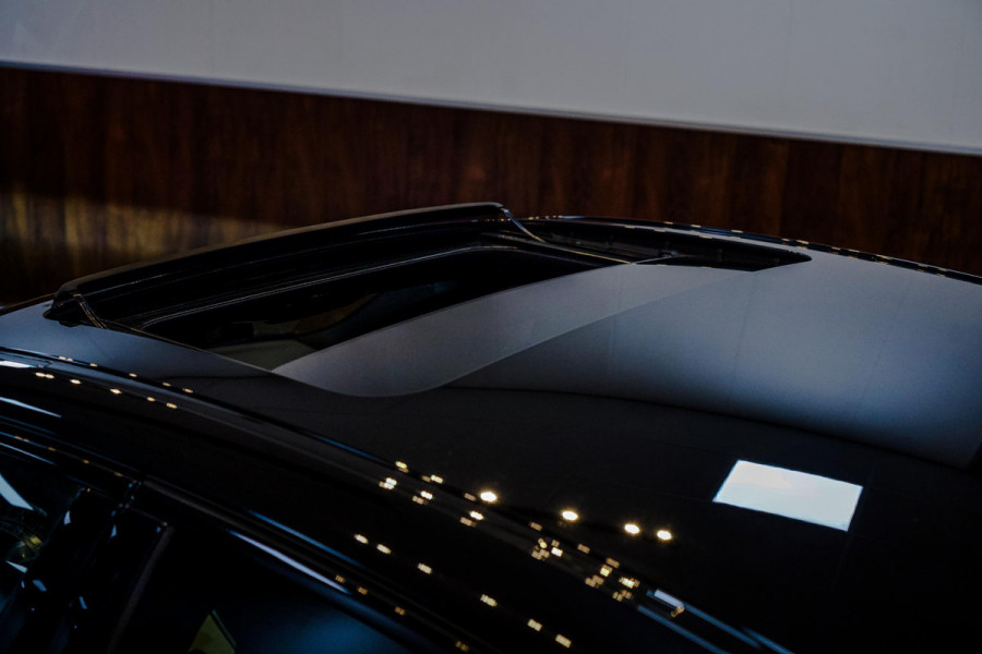 BMW 3-serie 330i High Executive M-Sport|Schuifdak|Laser|Elektr.Stoelen|