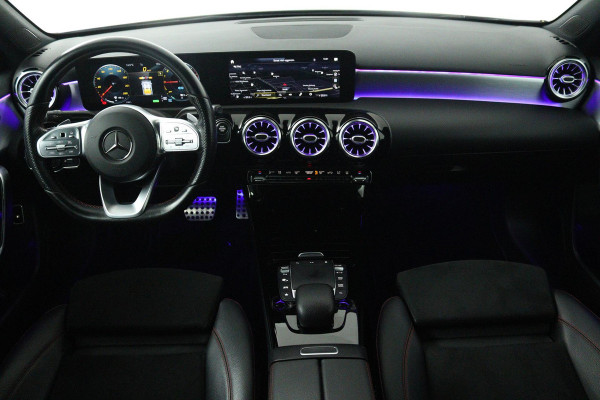 Mercedes-Benz A-Klasse 250 e Business Solution AMG Limited (SFEERVERLICHTING, STOELVERWARMING, ACHTERUITRIJCAMERA, SENSOREN)