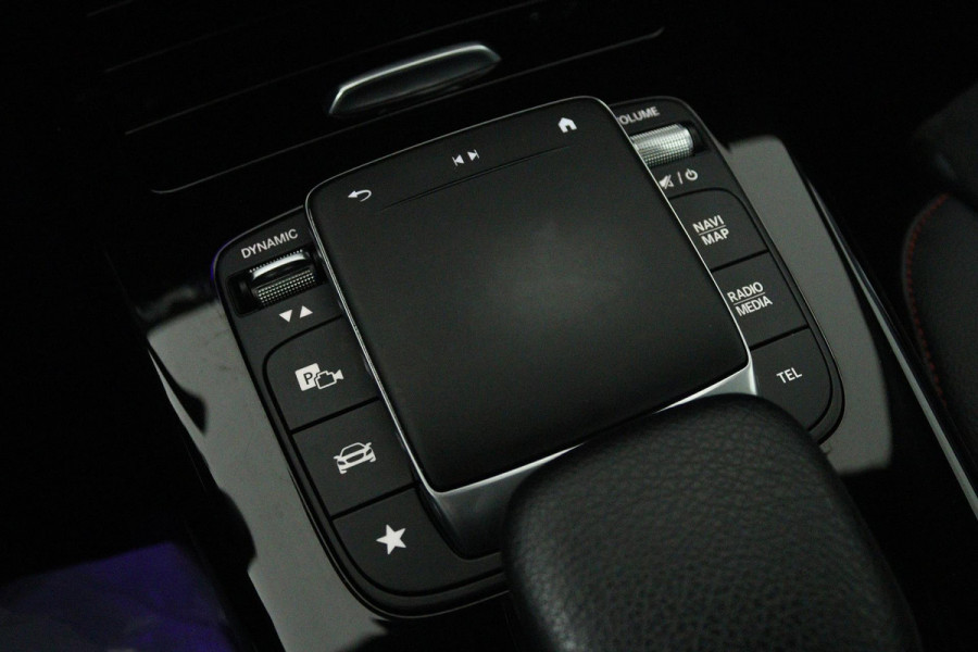 Mercedes-Benz A-Klasse 250 e Business Solution AMG Limited (SFEERVERLICHTING, STOELVERWARMING, ACHTERUITRIJCAMERA, SENSOREN)