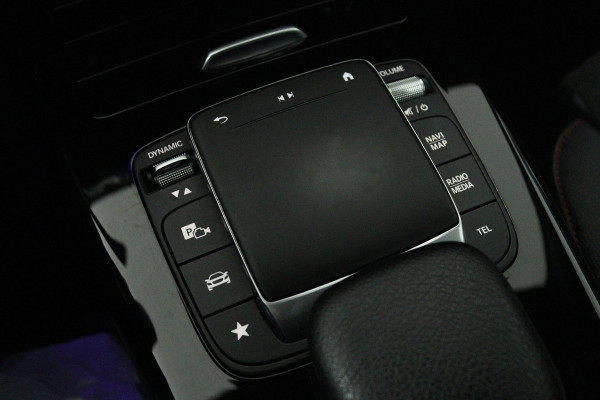 Mercedes-Benz A-Klasse 250 e Business Solution AMG Limited (SFEERVERLICHTING, STOELVERWARMING, ACHTERUITRIJCAMERA, SENSOREN)