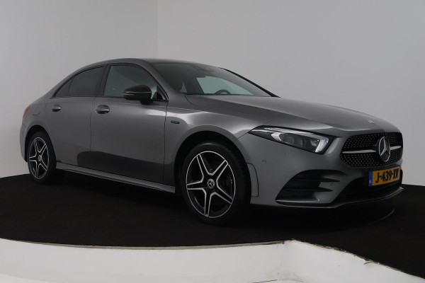 Mercedes-Benz A-Klasse 250 e Business Solution AMG Limited (SFEERVERLICHTING, STOELVERWARMING, ACHTERUITRIJCAMERA, SENSOREN)