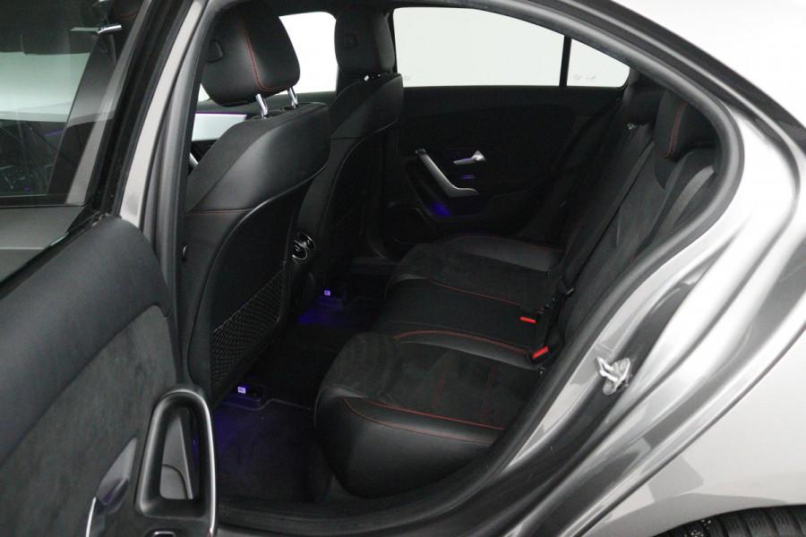 Mercedes-Benz A-Klasse 250 e Business Solution AMG Limited (SFEERVERLICHTING, STOELVERWARMING, ACHTERUITRIJCAMERA, SENSOREN)
