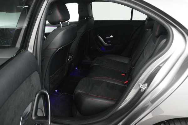 Mercedes-Benz A-Klasse 250 e Business Solution AMG Limited (SFEERVERLICHTING, STOELVERWARMING, ACHTERUITRIJCAMERA, SENSOREN)