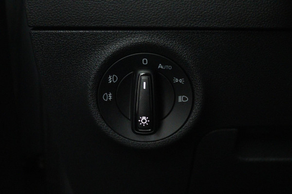 Škoda Karoq 1.5 TSI ACT Sportline Business (PANORAMADAK, STOELVERWARMING, CAMERA, DIGITALE COCKPIT, CANTON AUDIO, CARPLAY)