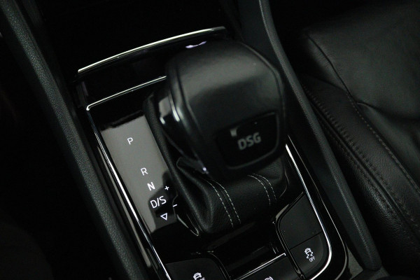 Škoda Karoq 1.5 TSI ACT Sportline Business (PANORAMADAK, STOELVERWARMING, CAMERA, DIGITALE COCKPIT, CANTON AUDIO, CARPLAY)