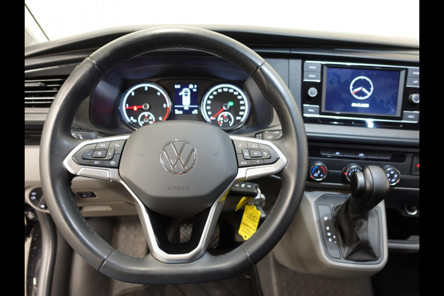 Volkswagen Transporter 2.0 150PK L2H1 Highline Automaat Dubbele Cabine Airco  Navi Parkeersensoren Camera Trekhaak Carplay