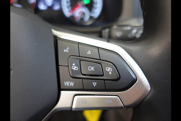 Volkswagen Transporter 2.0 150PK L2H1 Highline Automaat Dubbele Cabine Airco  Navi Parkeersensoren Camera Trekhaak Carplay