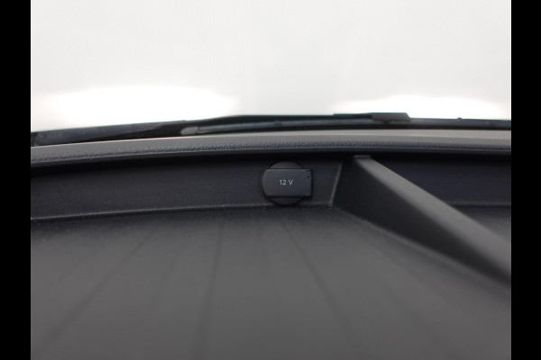 Volkswagen Transporter 2.0 150PK L2H1 Highline Automaat Dubbele Cabine Airco  Navi Parkeersensoren Camera Trekhaak Carplay