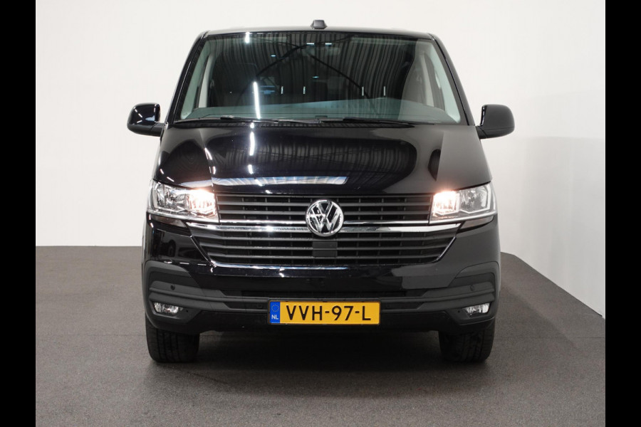 Volkswagen Transporter 2.0 150PK L2H1 Highline Automaat Dubbele Cabine Airco  Navi Parkeersensoren Camera Trekhaak Carplay